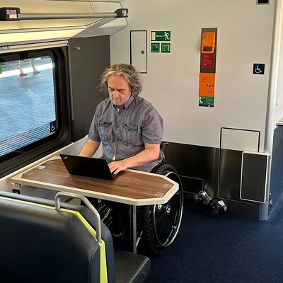 Remote work in the WESTbahn at the wheelchair space